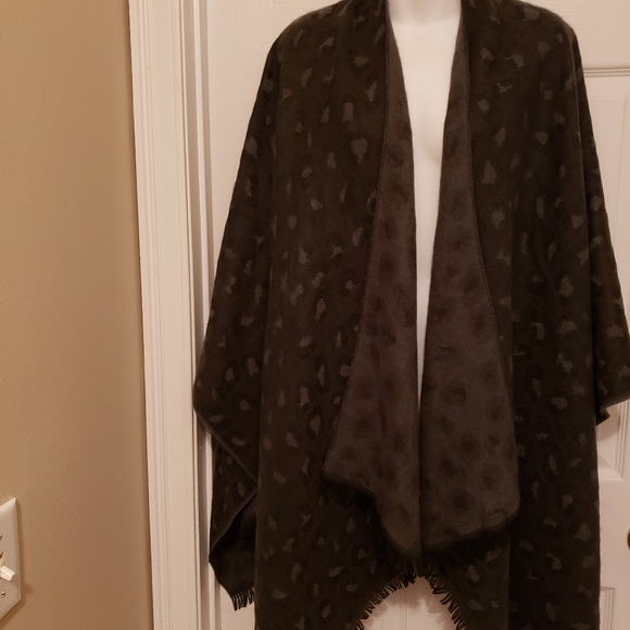NWOT! Animal Print Wrap [super softie] - Picture 2 of 11